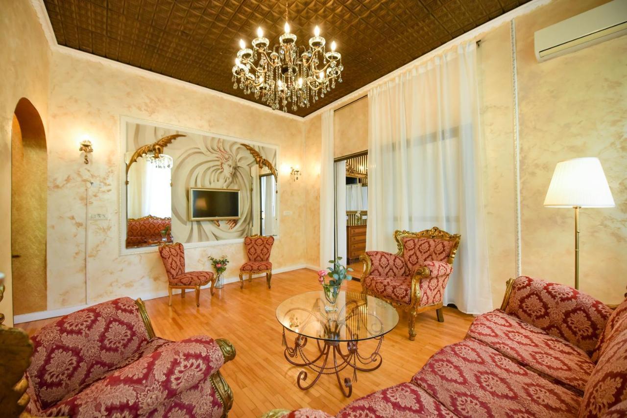 The Museum - Wonderful Super Central Apartment Bucarest Esterno foto
