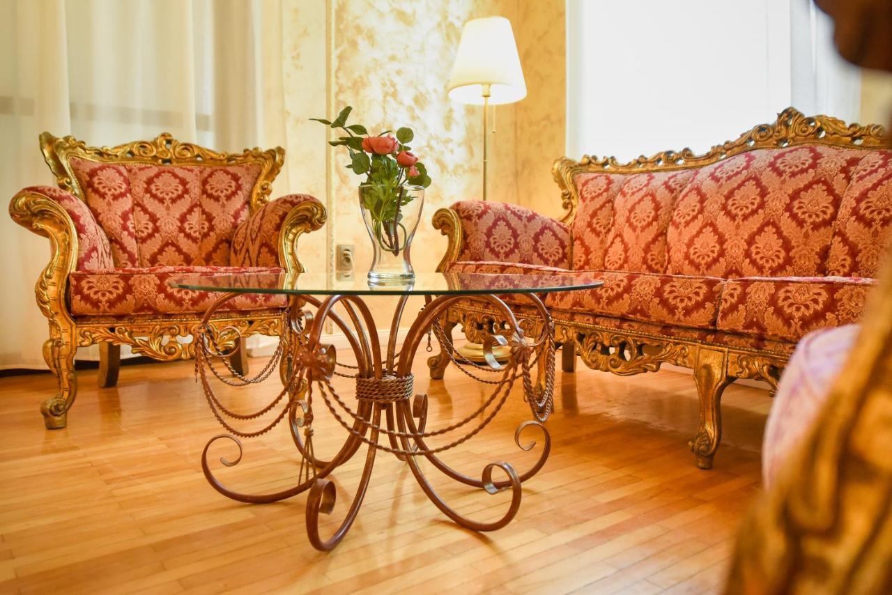 The Museum - Wonderful Super Central Apartment Bucarest Esterno foto