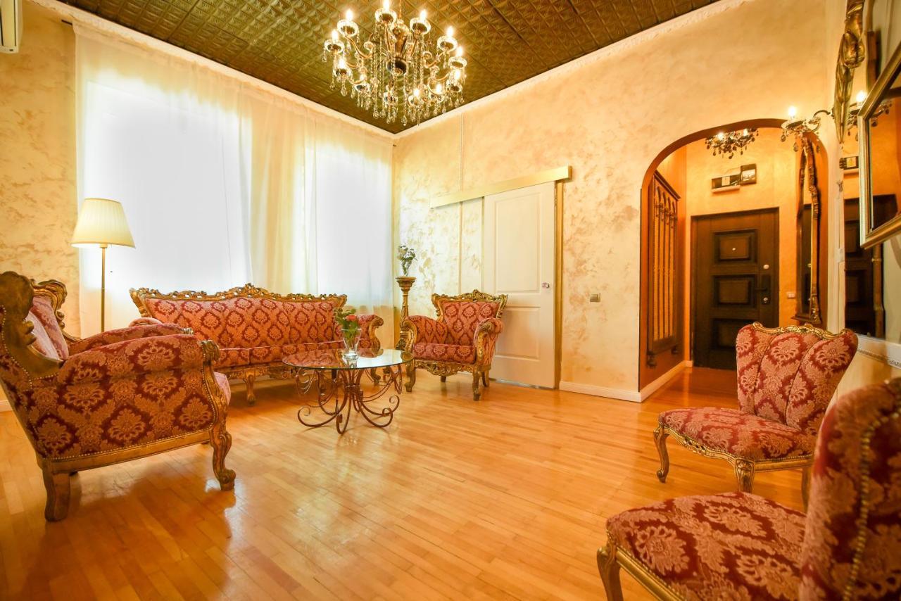 The Museum - Wonderful Super Central Apartment Bucarest Esterno foto