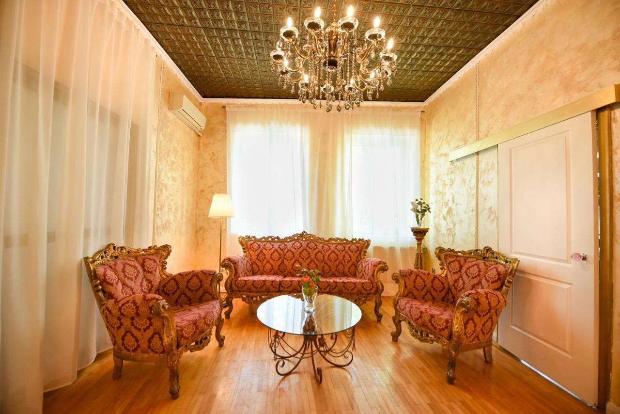 The Museum - Wonderful Super Central Apartment Bucarest Esterno foto