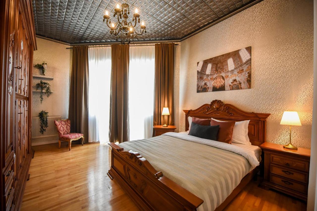 The Museum - Wonderful Super Central Apartment Bucarest Esterno foto