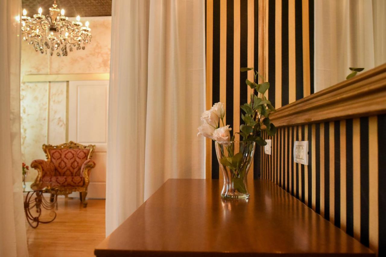 The Museum - Wonderful Super Central Apartment Bucarest Esterno foto