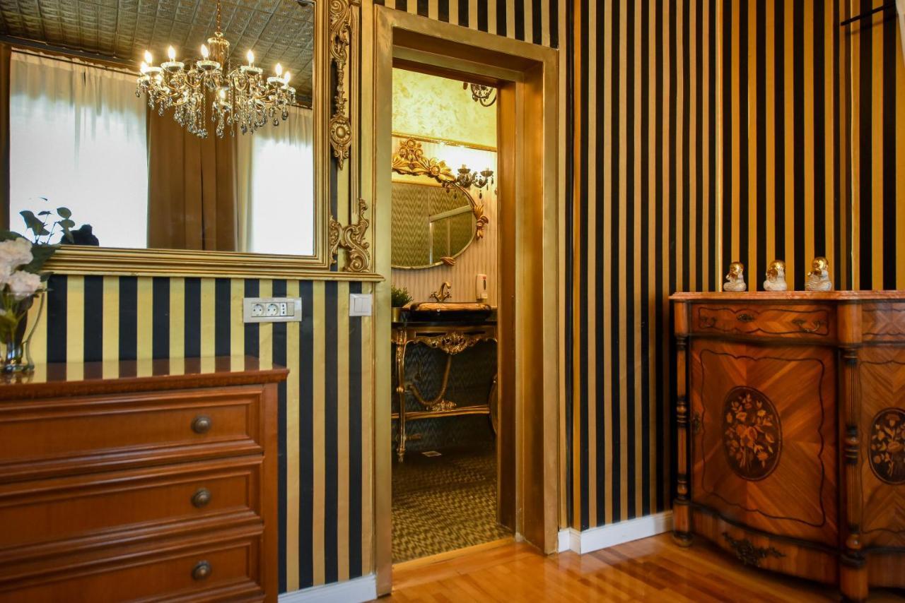 The Museum - Wonderful Super Central Apartment Bucarest Esterno foto