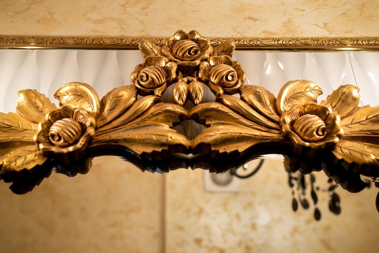 The Museum - Wonderful Super Central Apartment Bucarest Esterno foto