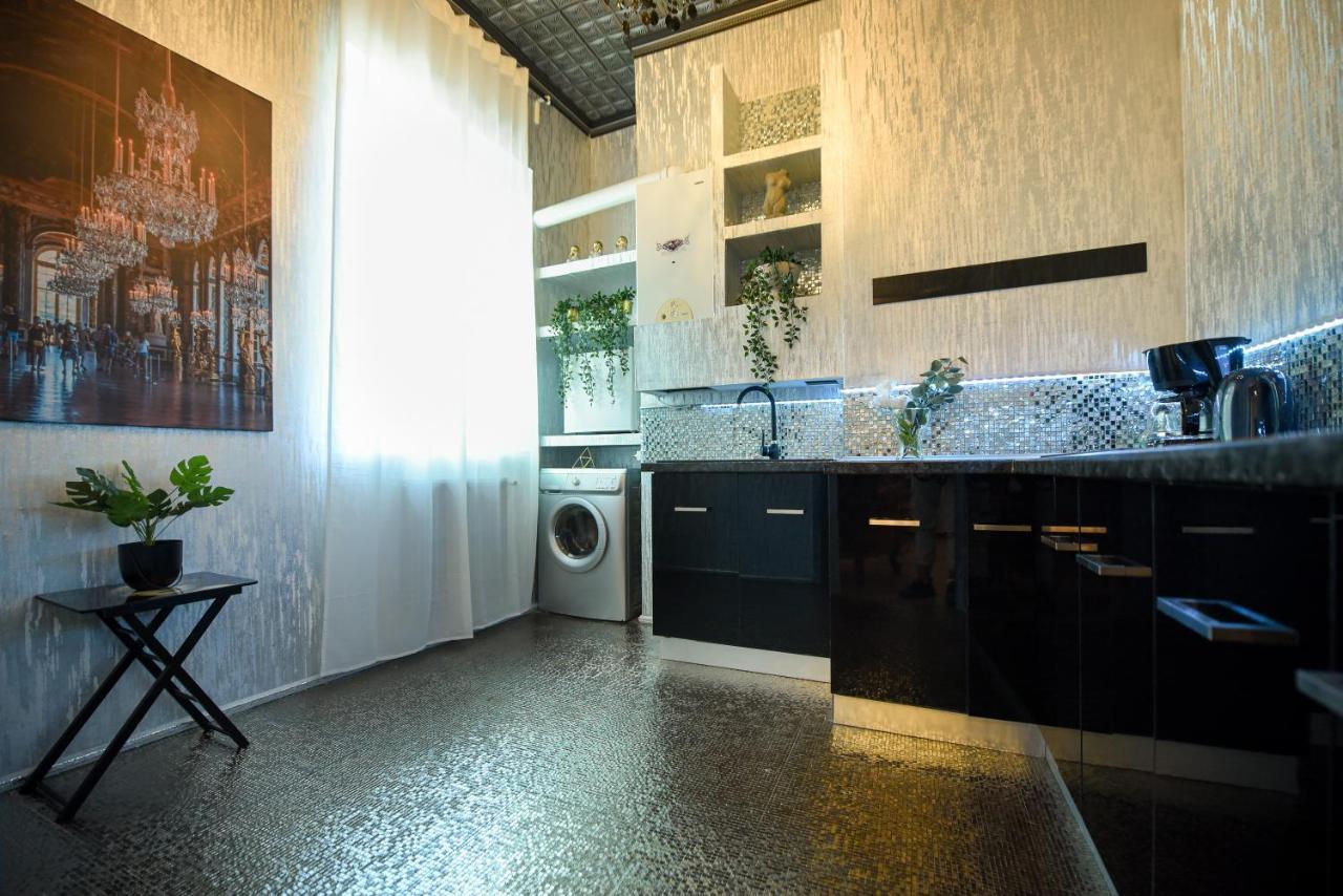 The Museum - Wonderful Super Central Apartment Bucarest Esterno foto